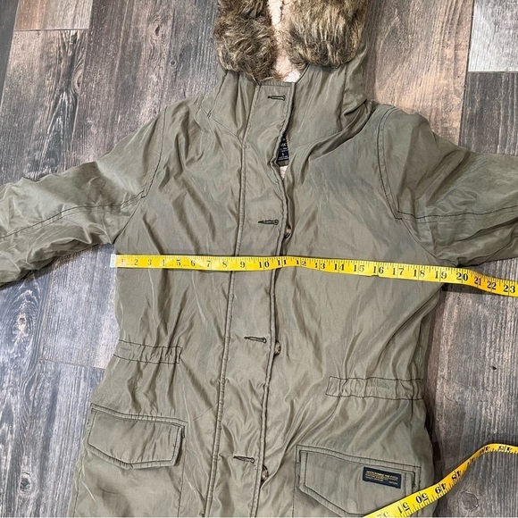 Abercrombie & Fitch Women's Olive Green Sherpa Lined Fur Parka Coat Size Small - Picture 12 of 13